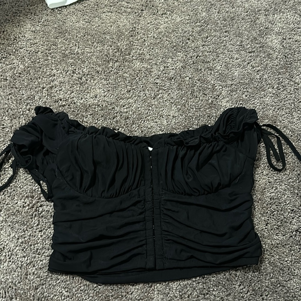 Black cropped top
